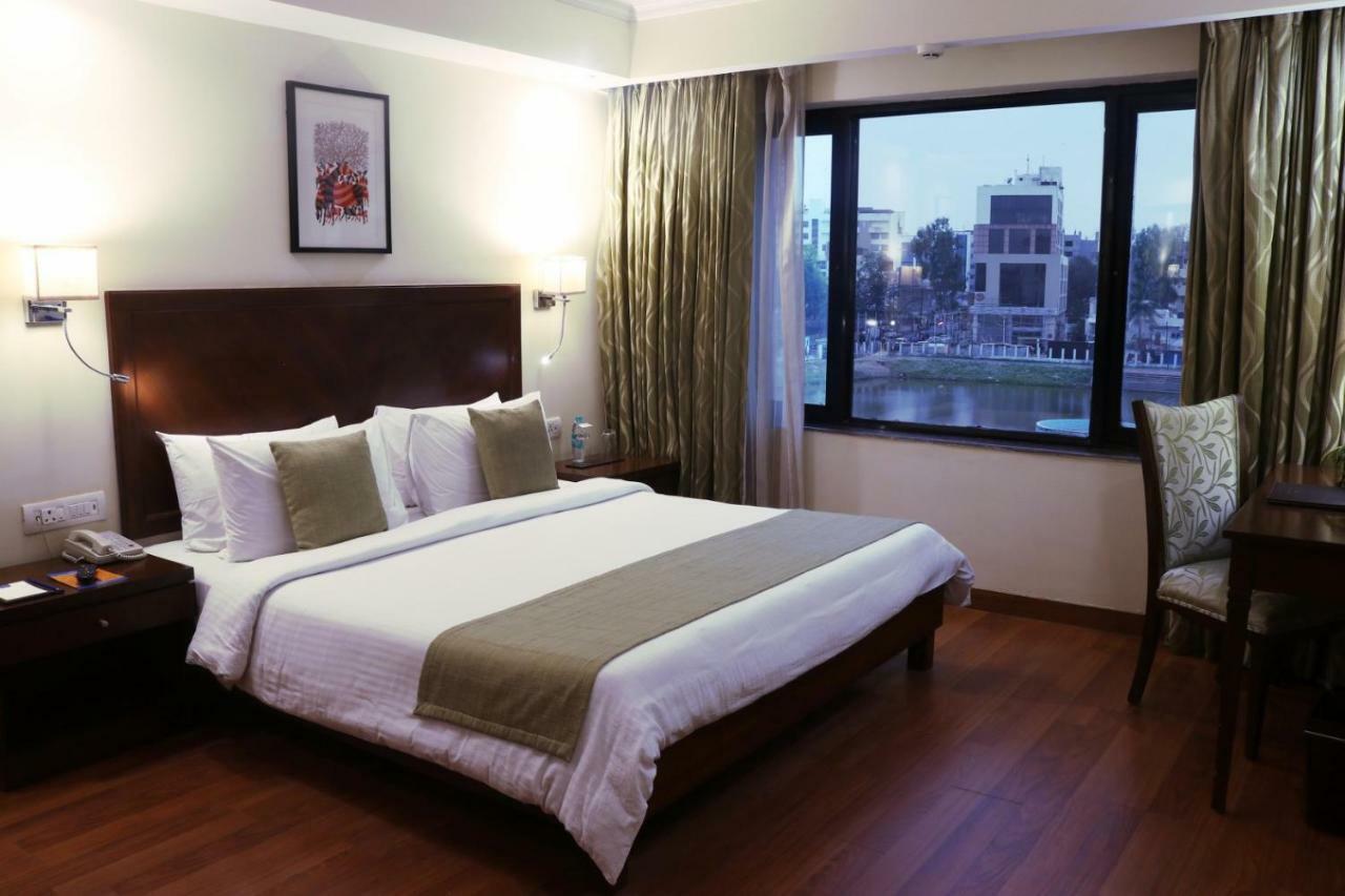 Le Lac Sarovar Portico- Ranchi Luaran gambar